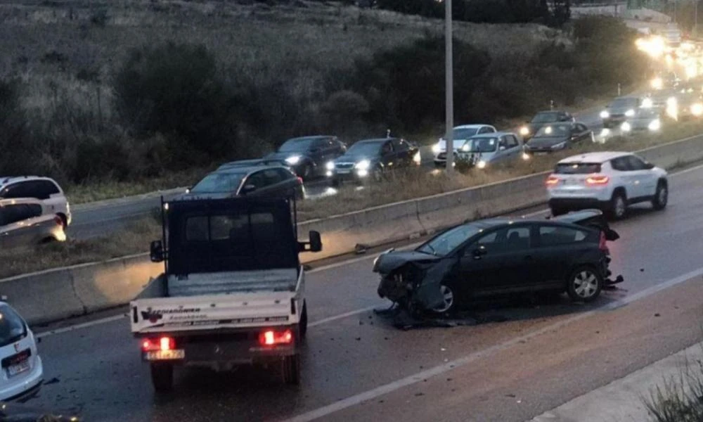Καραμπόλα έξι οχημάτων στον Περιφερειακό της Θεσσαλονίκης-Κυκλοφοριακό χάος